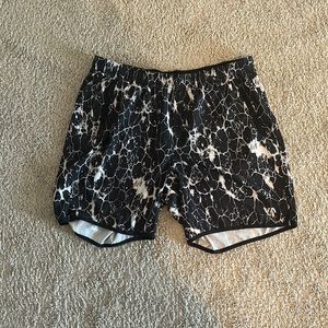 Rvca shorts size large
